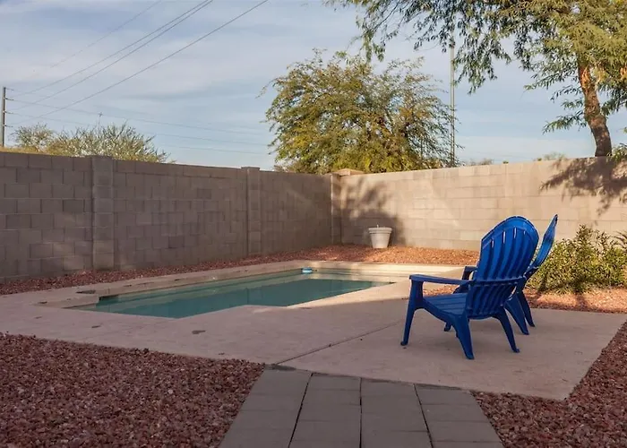 Cozy House Near Stadium With Pool Heater, Bbq