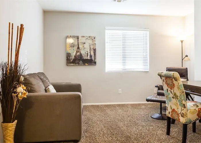 Cozy House Near Stadium With Pool Heater, Bbq