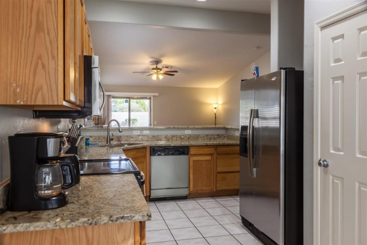 Cozy House Near Stadium With Pool Heater, Bbq Holiday home