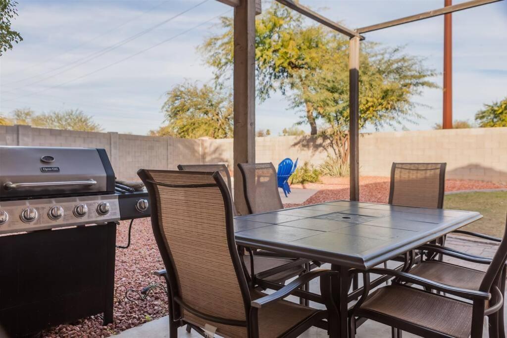 Holiday home Cozy House Near Stadium With Pool Heater, Bbq